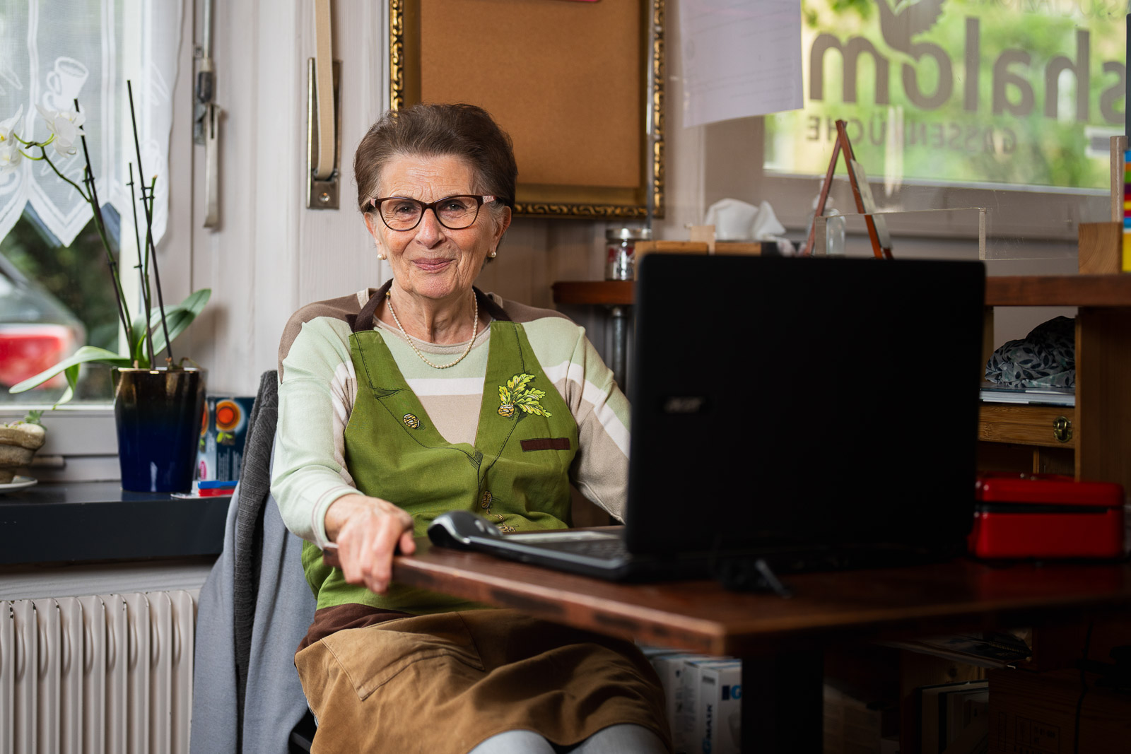 Laura arbeitet in der Gassenküche "Shalom" in Winterthur